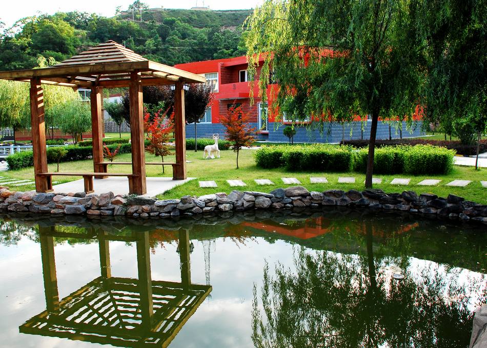 新闻系统 下属公司 甘肃清水温泉度假村 美景欣赏 正文